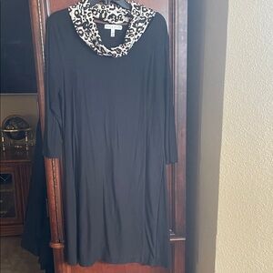 Chic Black Dress with Leopard Print Collar